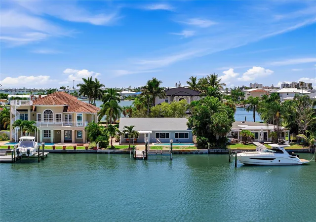 Photo 2 of Single family home for sale at 16458 Redington Dr, Redington Beach, FL 33708 | MLS# TB8538018 | Listing updated on 2026-09-08