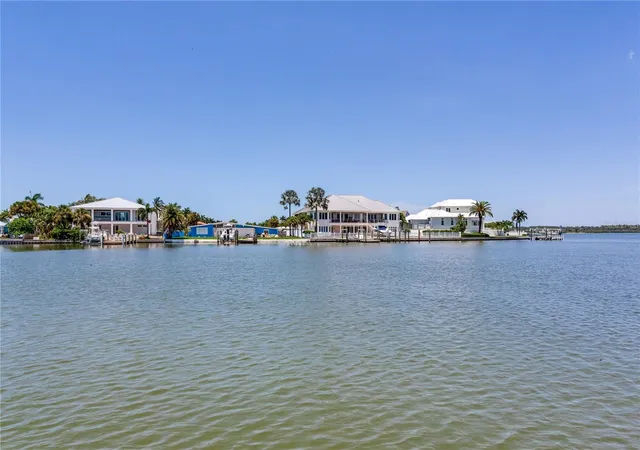 Photo 3 of Single family home for sale at 16458 Redington Dr, Redington Beach, FL 33708 | MLS# TB8538018 | Listing updated on 2026-09-08