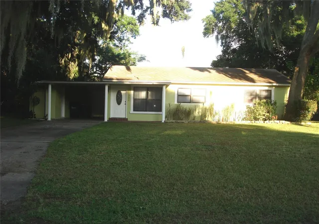 Photo 2 of Single family home for sale at 1300 Park Ave, Tavares, FL 32778 | MLS# G5116357 | Listing updated on 2026-09-30