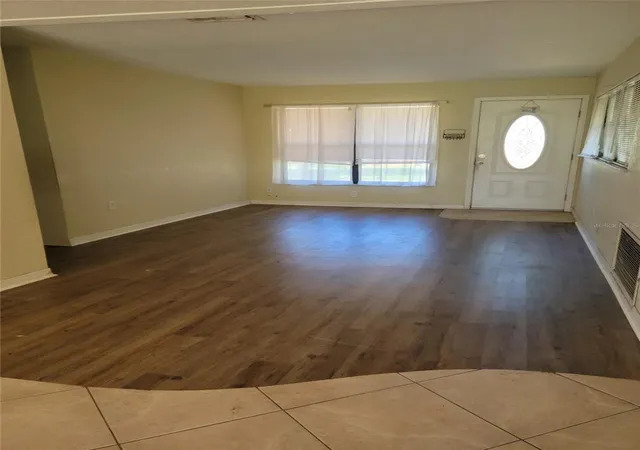 Photo 3 of Single family home for sale at 1300 Park Ave, Tavares, FL 32778 | MLS# G5116357 | Listing updated on 2026-09-30