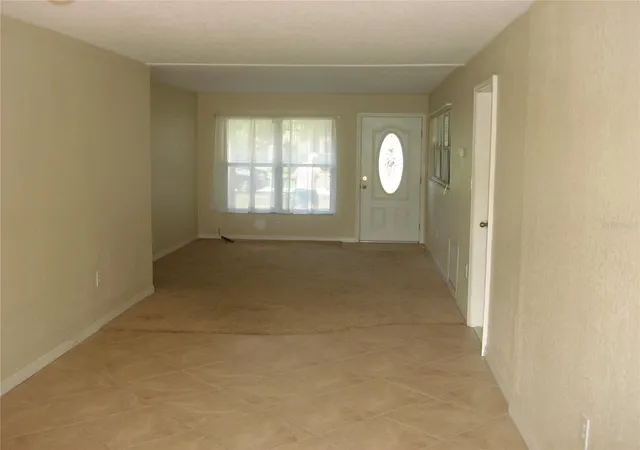 Photo 3 of Single family home for sale at 1300 Park Ave, Tavares, FL 32778 | MLS# G5116357 | Listing updated on 2026-09-30