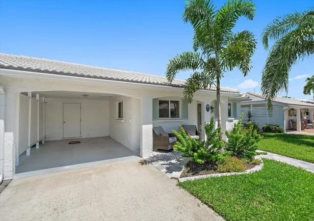 2nd image of 711 Spanish Dr S #211, Longboat Key, FL 34228 | MLS# A4702742