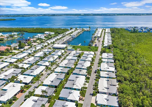 2nd image of 711 Spanish Dr S, LONGBOAT KEY, FL 34228