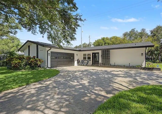 Photo 2 of Sale Pending at 1666 Souvenir Dr, Clearwater, FL 33755 | MLS# TB8538024 | Listing updated on 2026-08-20