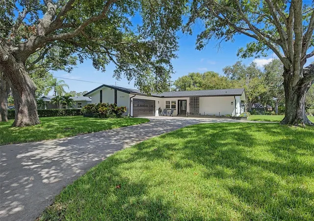 Photo 3 of Sale Pending at 1666 Souvenir Dr, Clearwater, FL 33755 | MLS# TB8538024 | Listing updated on 2026-08-20