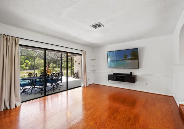 4th image of 940 Rolling Hills Dr, Palm Harbor, FL 34683 | MLS# TB8538029