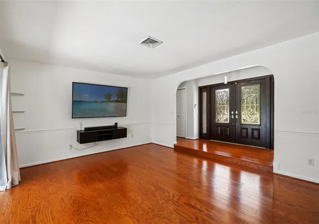 5th image of 940 Rolling Hills Dr, Palm Harbor, FL 34683 | MLS# TB8538029