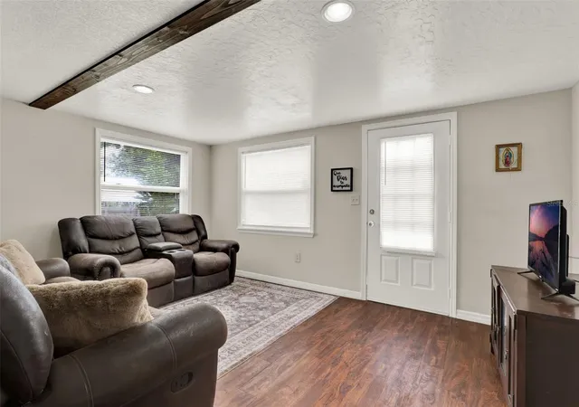 Photo 3 of Single family home for sale at 30137 Orange Ave, Sorrento, FL 32776 | MLS# O6432836 | Listing updated on 2026-08-27