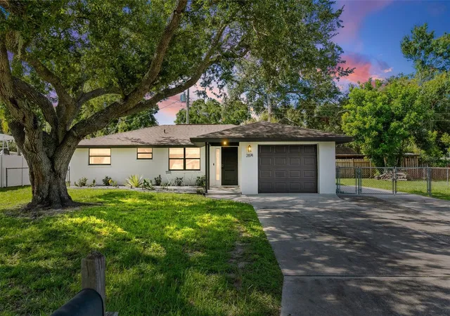 Photo 1 of Single family home for sale at 2874 Davis Blvd, Sarasota, FL 34237 | MLS# TB8538039 | Listing updated on 2026-08-26