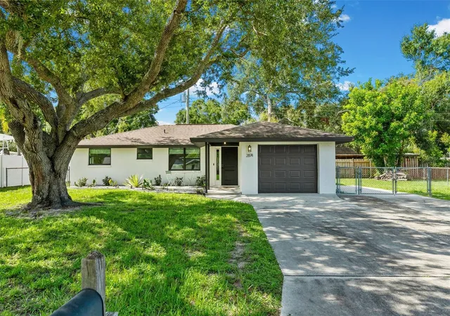 Photo 2 of Single family home for sale at 2874 Davis Blvd, Sarasota, FL 34237 | MLS# TB8538039 | Listing updated on 2026-08-26