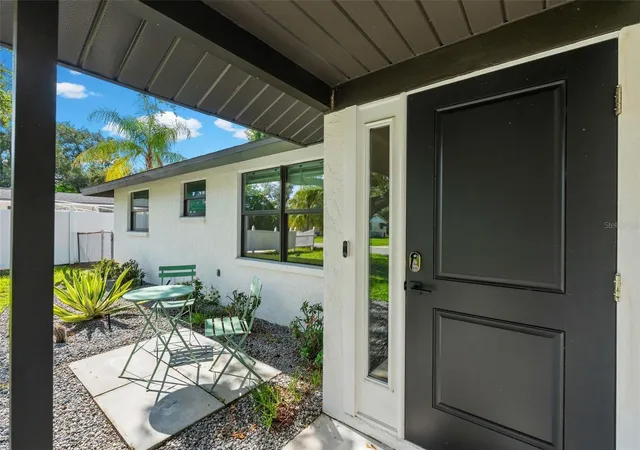 Photo 3 of Single family home for sale at 2874 Davis Blvd, Sarasota, FL 34237 | MLS# TB8538039 | Listing updated on 2026-08-26