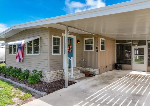1st image of 1108 Nassau Cir, Tavares, FL 32778 | MLS# G5116362