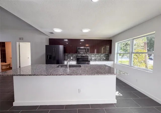 Photo 1 of Single family home for sale at 2840 S Shade Ave, Sarasota, FL 34239 | MLS# O6432869 | Listing updated on 2026-10-30