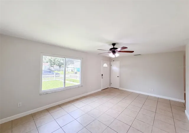Photo 2 of Single family home for sale at 7233 Thomas Jefferson Cir W, Bartow, FL 33830 | MLS# O6432874 | Listing updated on 2026-08-27