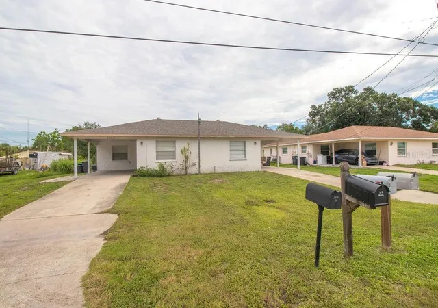 Photo 2 of Multi family home for sale at 2809 47th Avenue W, Bradenton, FL 34207 | MLS# A4702749 | Listing updated on 2026-09-02