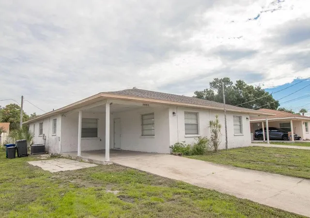 Photo 2 of House for sale at 2809 47th Avenue W, Bradenton, FL 34207 | MLS# A4702749 | Listing updated on 2026-09-12