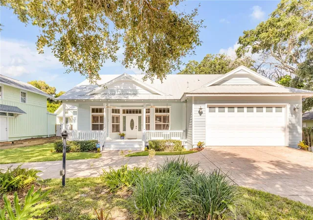 Photo 1 of Single family home for sale at 410 S Peninsula Ave, New Smyrna Beach, FL 32169 | MLS# NS1088985 | Listing updated on 2026-10-12