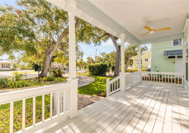 Photo 4 of Single family home for sale at 410 S Peninsula Ave, New Smyrna Beach, FL 32169 | MLS# NS1088985 | Listing updated on 2026-10-12