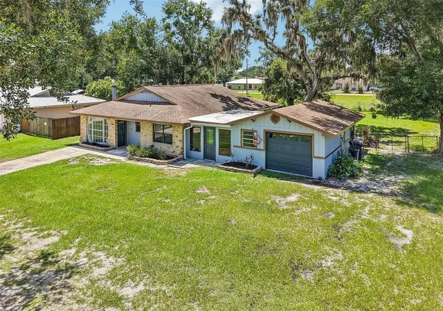 Photo 1 of Single family home for sale at 2718 Shadywood Pl, Lakeland, FL 33810 | MLS# TB8538074 | Listing updated on 2026-10-28