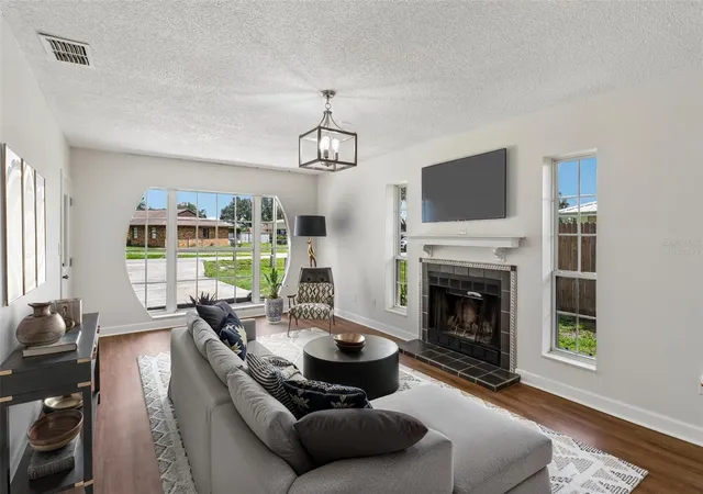 Photo 1 of Single family home for sale at 2718 Shadywood Pl, Lakeland, FL 33810 | MLS# TB8538074 | Listing updated on 2026-10-28