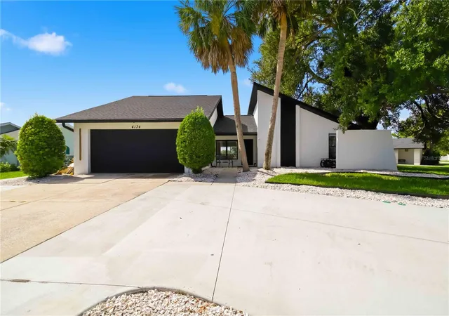 Photo 1 of Single family home for sale at 4134 Eastwood Dr, Sarasota, FL 34232 | MLS# A4702757 | Listing updated on 2026-08-13