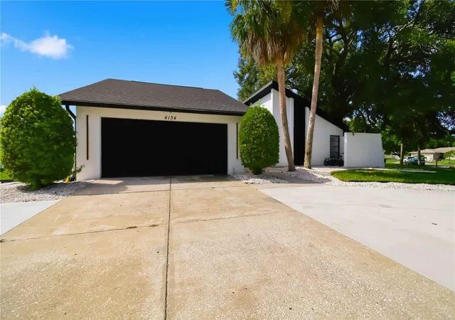 Photo 2 of Single family home for sale at 4134 Eastwood Dr, Sarasota, FL 34232 | MLS# A4702757 | Listing updated on 2026-08-13