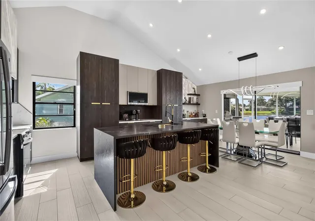 Photo 4 of Single family home for sale at 4134 Eastwood Dr, Sarasota, FL 34232 | MLS# A4702757 | Listing updated on 2026-08-13
