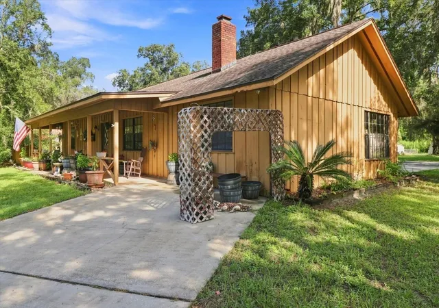 Photo 1 of Single family home for sale at 4553 E Shorewood Dr, Hernando, FL 34442 | MLS# OM730216 | Listing updated on 2026-09-12