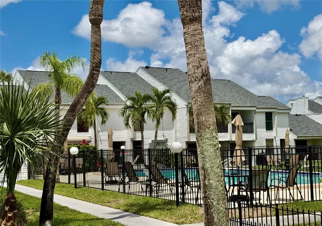 2nd image of 724 Hvn Pl, TARPON SPRINGS, FL 34689