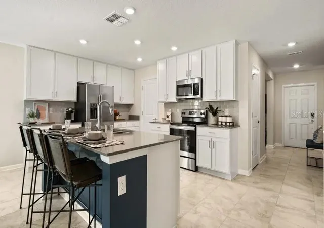 5th image of 2009 Myrtle Pine St, Kissimmee, FL 34746 | MLS# O6432907