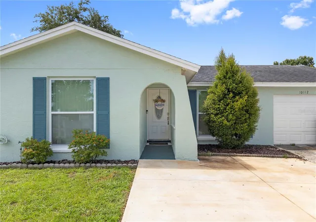 Photo 3 of Single family home for sale at 10112 Enchanted Oaks Ct, Tampa, FL 33615 | MLS# TB8538106 | Listing updated on 2026-09-30