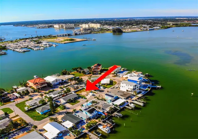 3rd image of 356 144Th Ave, Madeira Beach, FL 33708 | MLS# TB8538112