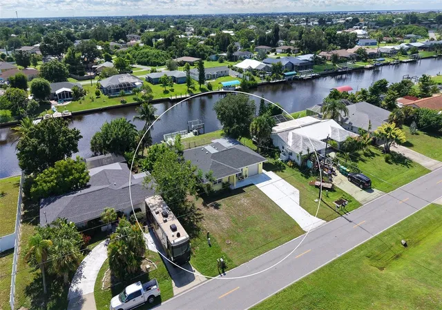 Photo 3 of Single family home for sale at 481 W Tarpon Blvd Nw, Port Charlotte, FL 33952 | MLS# A4702763 | Listing updated on 2026-09-20