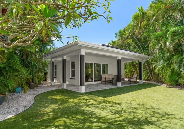 3rd image of 1907 Bay Blvd, Indian Rocks Beach, FL 33785 | MLS# TB8538114