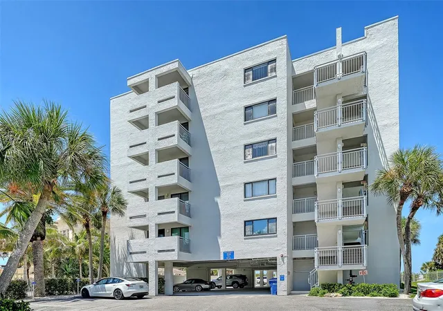 3rd image of 1001 Point Of Rocks Rd #310, Sarasota, FL 34242 | MLS# A4702765