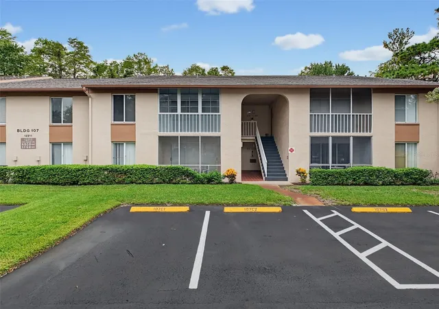 Photo 4 of Condo for sale at 12211 Fox Chase Dr #C1, Hudson, FL 34669 | MLS# W7888514 | Listing updated on 2026-09-14