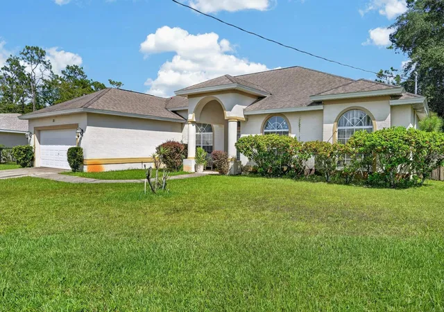 Photo 2 of Single family home for sale at 25 Kathryn Pl, Palm Coast, FL 32164 | MLS# FC320620 | Listing updated on 2026-09-28