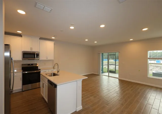 Photo 4 of Sale Pending at 6100 Fellow Wagon Way, Orlando, FL 32822 | MLS# O6432933 | Listing updated on 2026-10-22