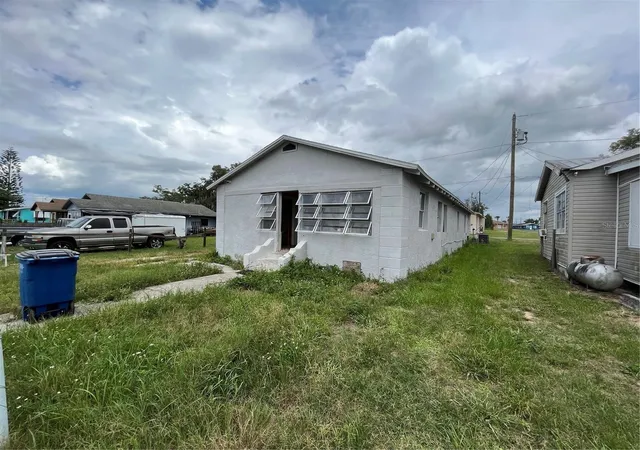 2nd image of 852 Shirley St, Sebring, FL 33870 | MLS# A4702771