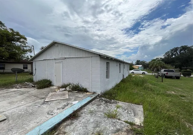 3rd image of 852 Shirley St, Sebring, FL 33870 | MLS# A4702771