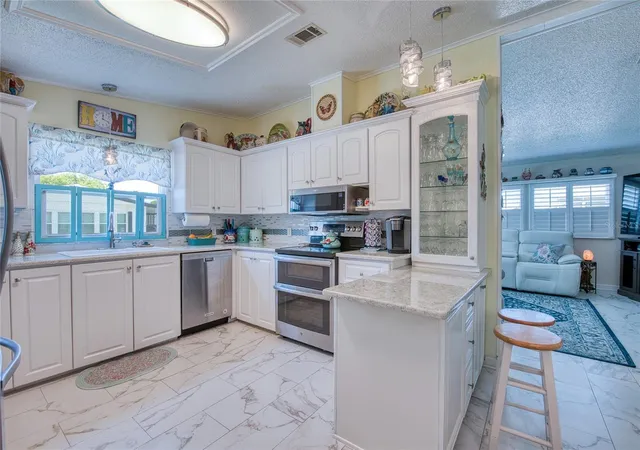 5th image of 214 Dolphin Dr N, Oldsmar, FL 34677 | MLS# TB8538126
