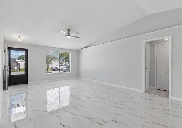 Photo 3 of Single family home for sale at 5588 Garden Grv Cir, Winter Park, FL 32792 | MLS# O6432936 | Listing updated on 2026-10-07