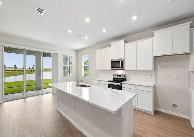 4th image of 18112 Tavernside Trl, Bradenton, FL 34211 | MLS# A4702773