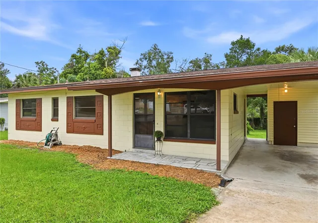 Photo 2 of Single family home for sale at 107 Oak St, Altamonte Springs, FL 32714 | MLS# O6432950 | Listing updated on 2026-10-08