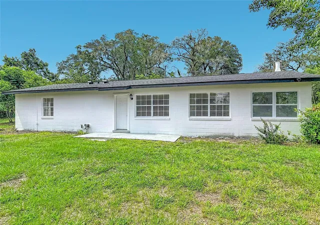 Photo 2 of Single family home for sale at 303 Lake Gertie Rd, Deland, FL 32720 | MLS# O6432951 | Listing updated on 2026-10-05
