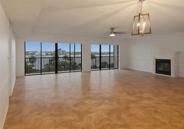 4th image of 944 S Peninsula Dr, Daytona Beach, FL 32118
