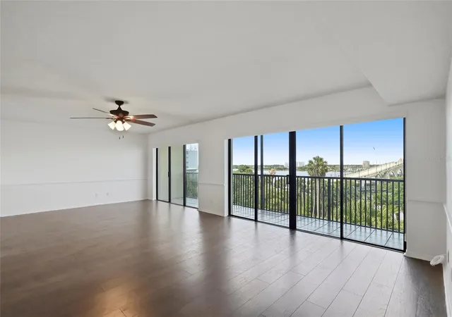 5th image of 944 S Peninsula Dr, Daytona Beach, FL 32118