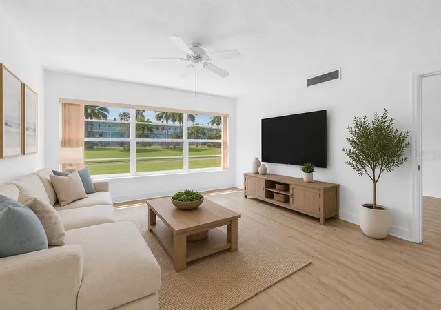 Listing Photo 4 - Condo for sale in building located at 300 64Th Ave, ST PETE BEACH, FL 33706 - Unit #117