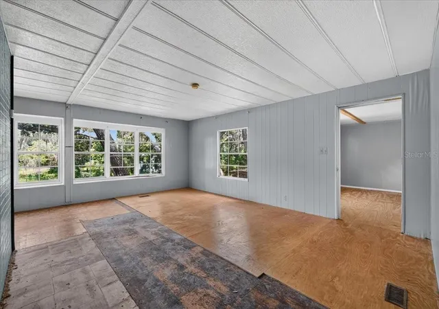 5th image of 12489 Sw 45Th Ter, Webster, FL 33597 | MLS# TB8538156