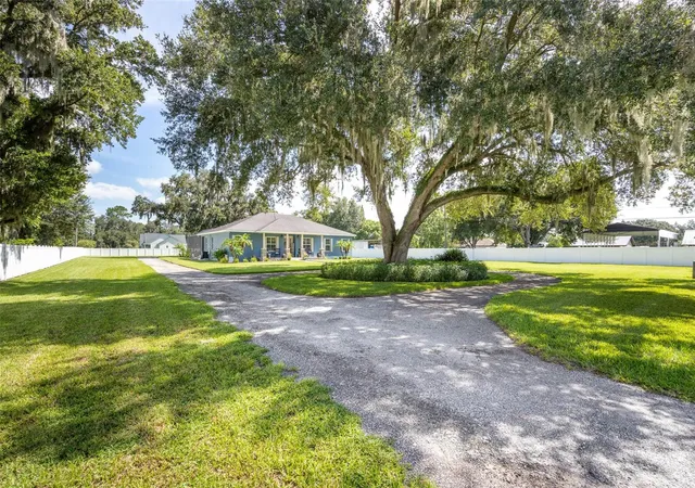 Photo 3 of Sale Pending at 6010 Bob Head Rd, Plant City, FL 33565 | MLS# TB8538158 | Listing updated on 2026-08-31